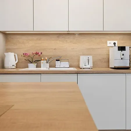 Golden Sunflower Apartment Bratislava